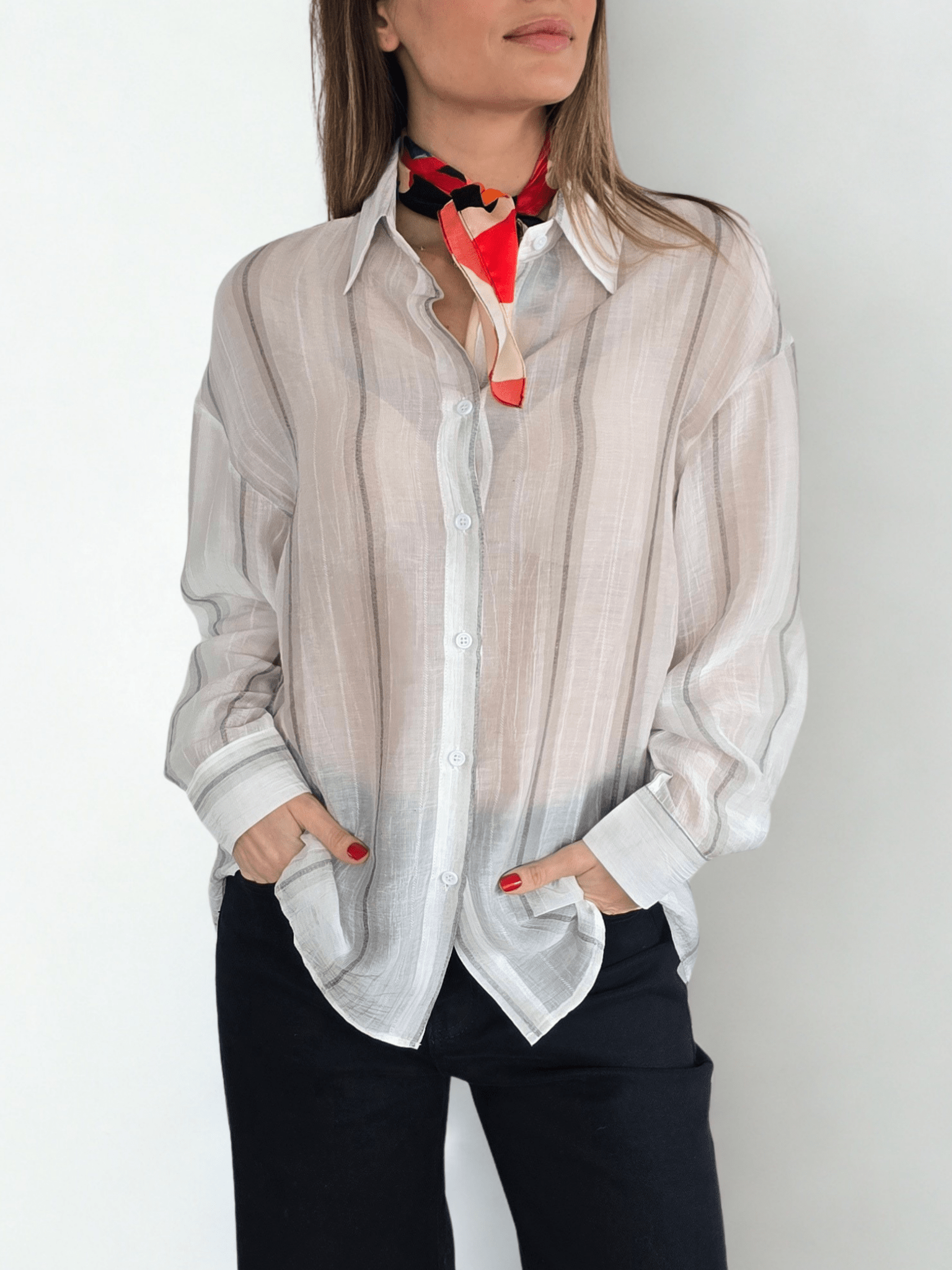 Blusa Rayada, color Blanco con Gris