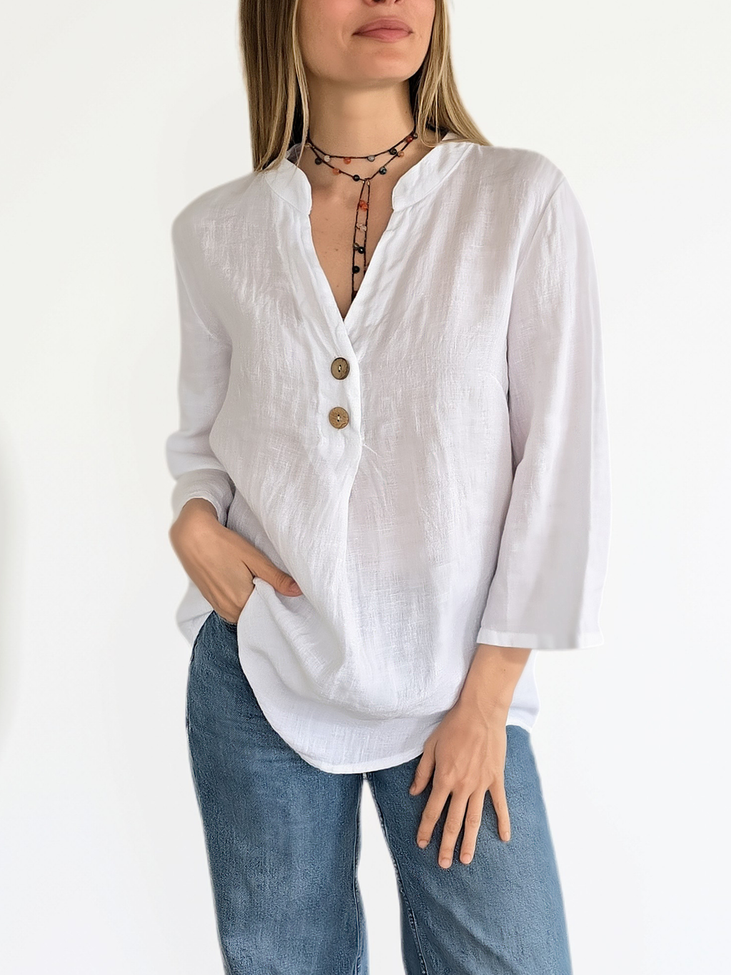 Blusa Italiana 100% Lino dos Botones, color Blanco