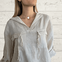 Cargar imagen en el visor de la galería, Blusa de lino Italiano Tiritas, color Beige
