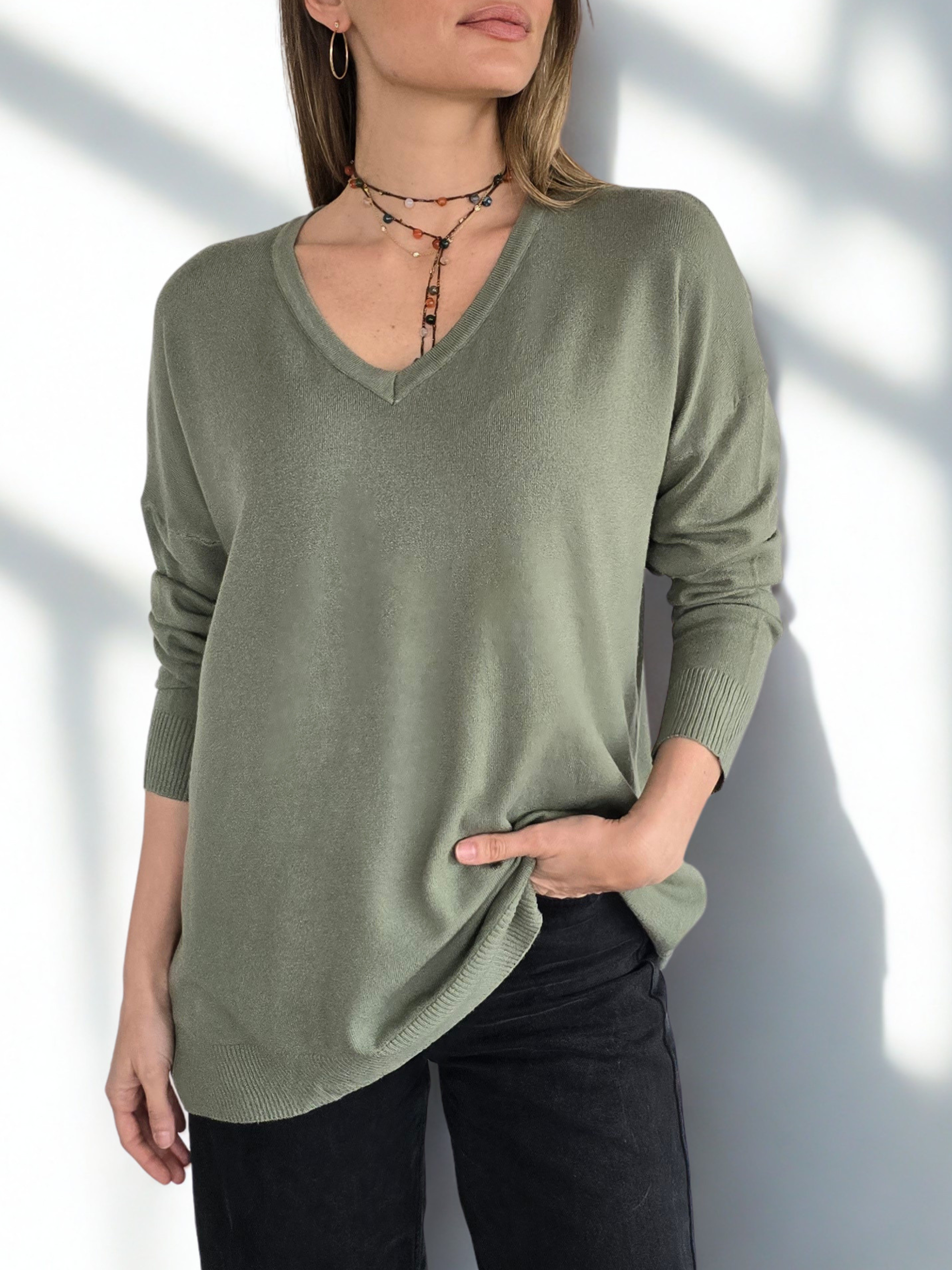 Sweater Escote en V, color Verde