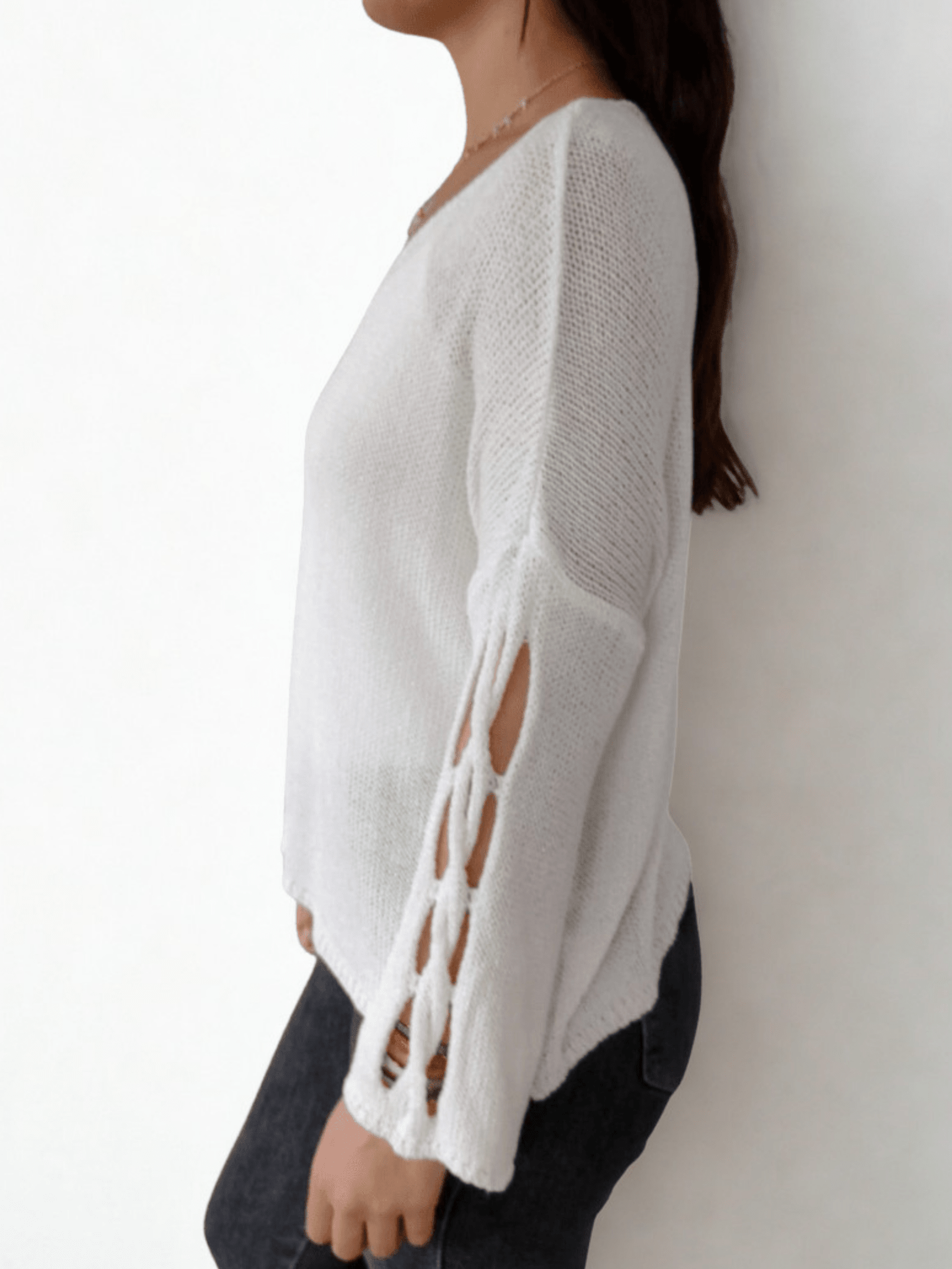 Sweater Italiano con adornos en las mangas, color blanco