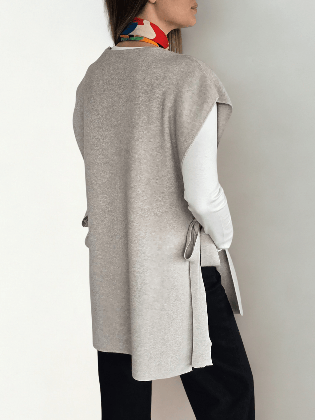 Sweater sin Mangas Lazo, color Beige