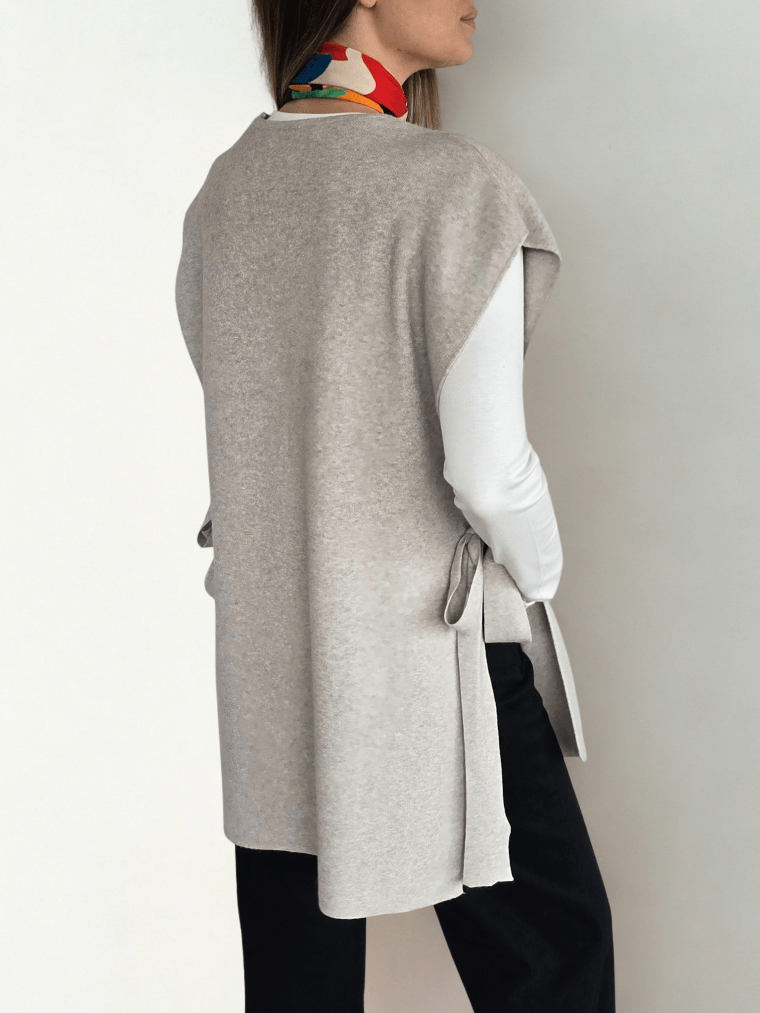 Sweater sin Mangas Lazo, color Beige