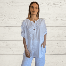 Cargar imagen en el visor de la galería, Blusa Italiana Bordada, color Blanco
