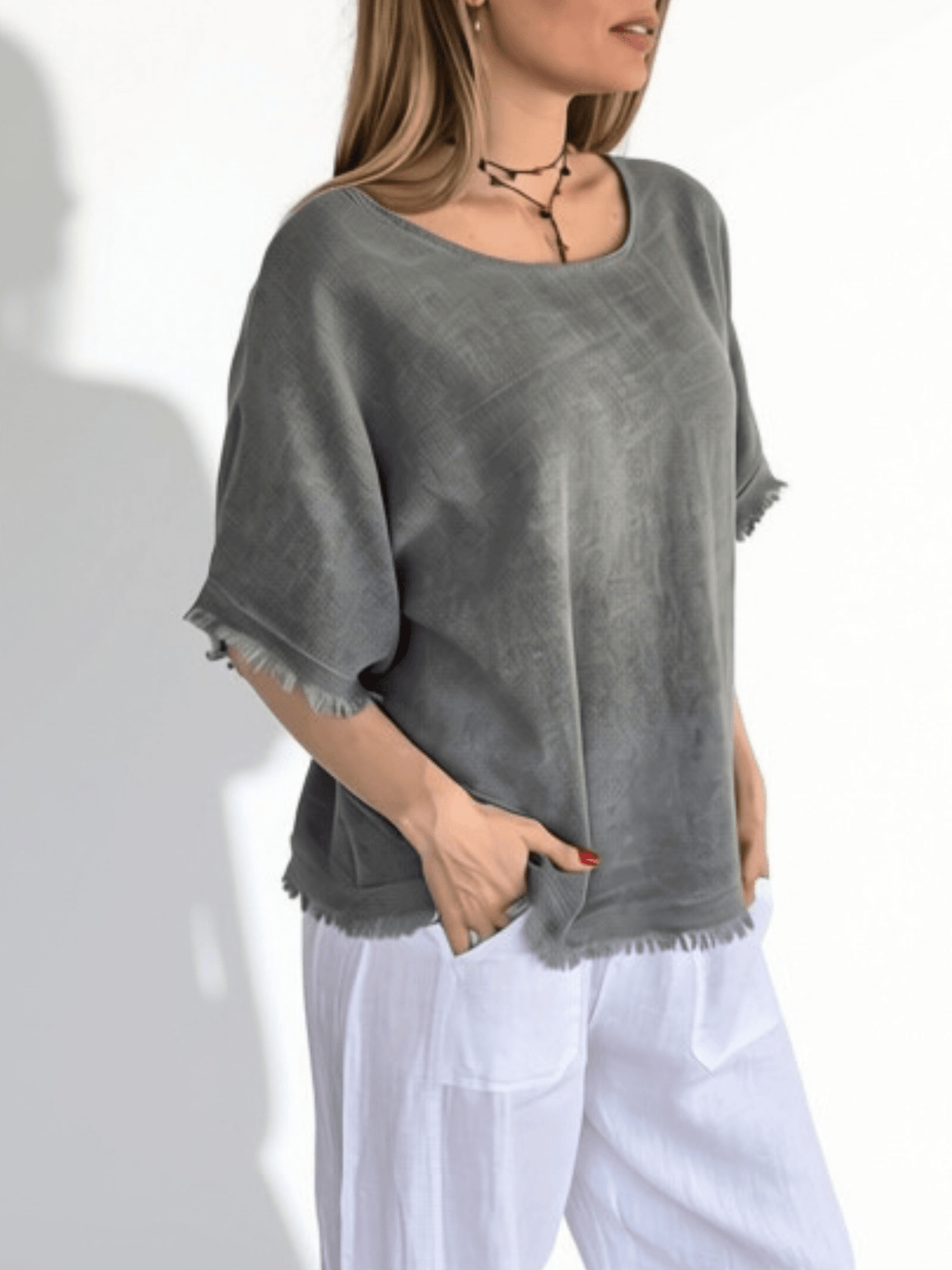 Blusa Italiana Desflecada, color Gris