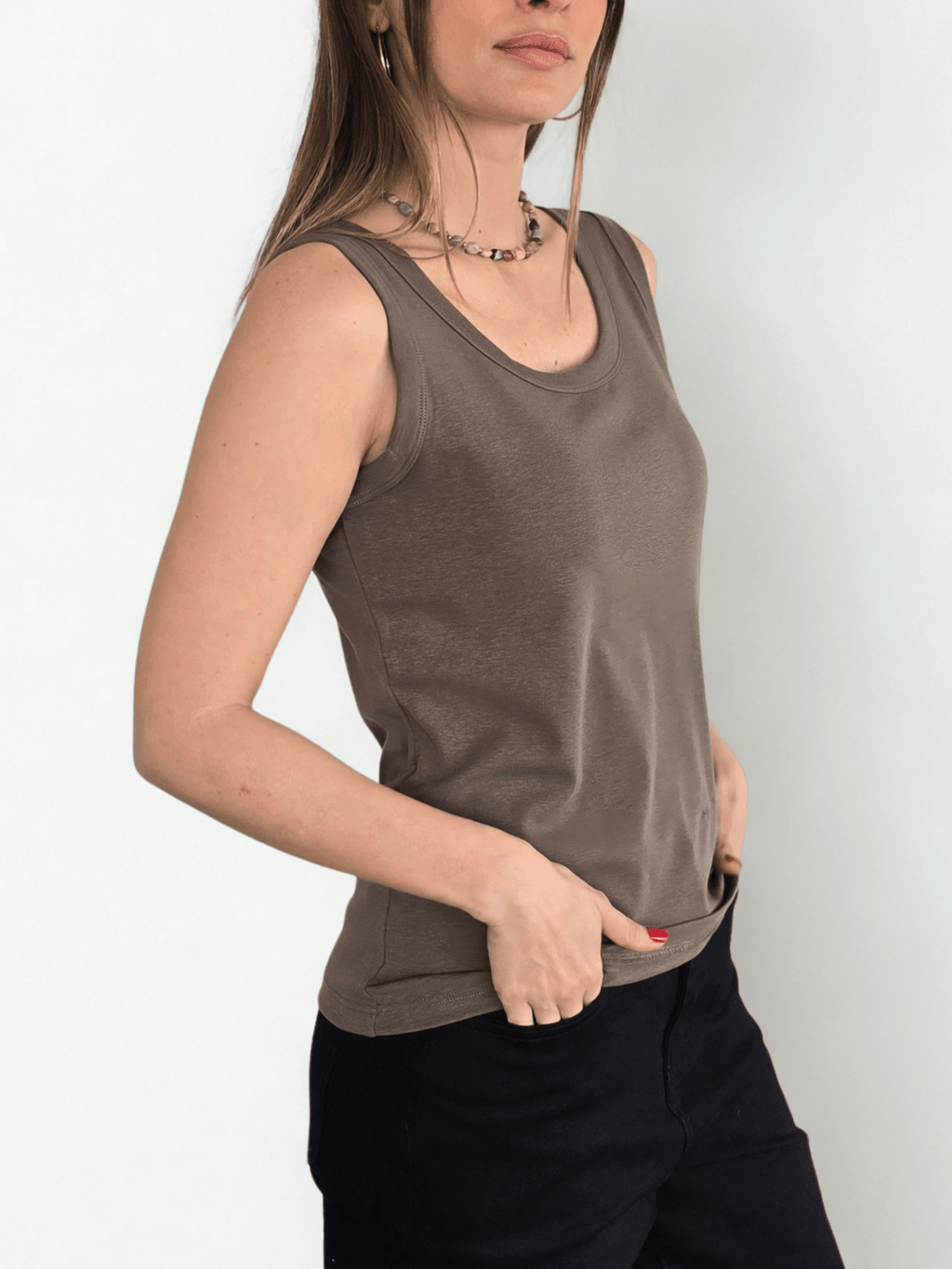 Polera Básica Sin Mangas, color Chocolate
