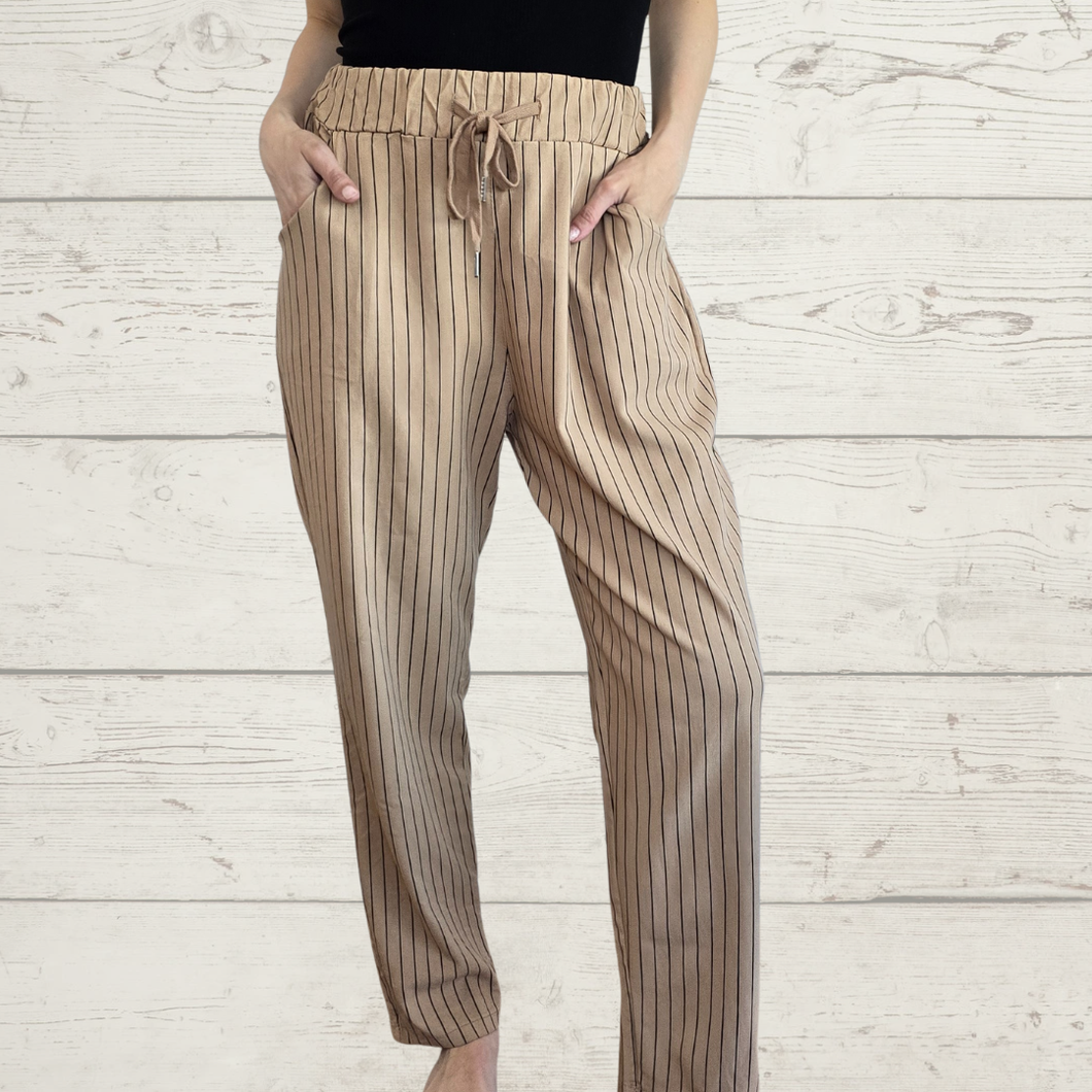 Pantalón Jogger Italiano Rayado, fondo Camel con negro