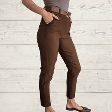 Cargar imagen en el visor de la galería, Pantalón Jogger Italiano, color Café
