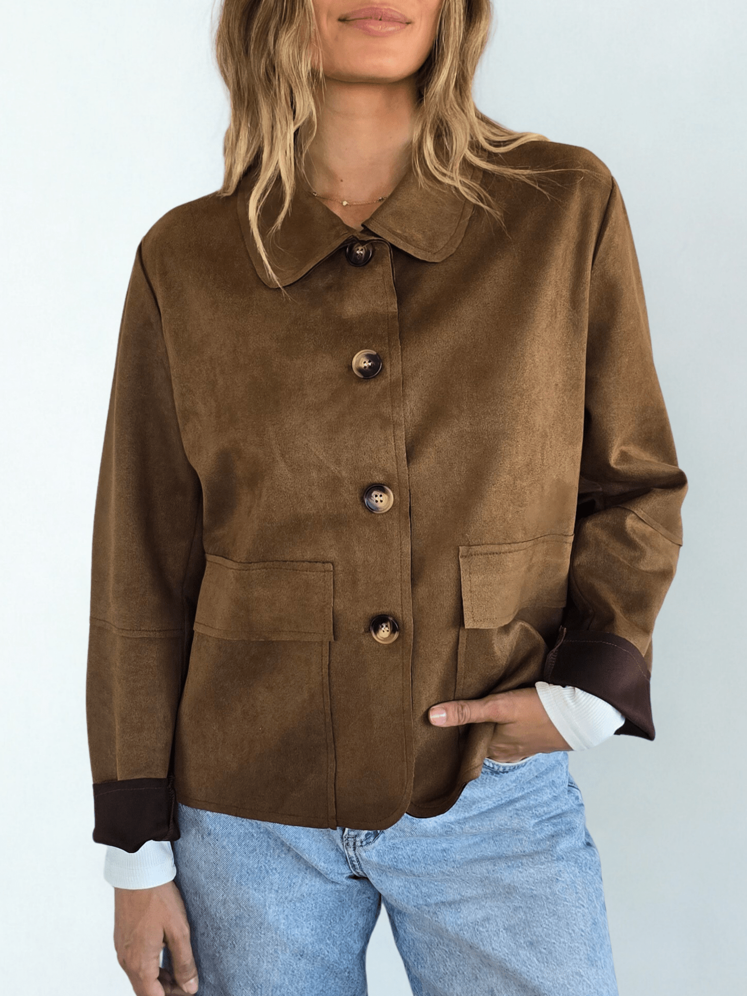 Chaqueta corta tipo Gamuza, color Chocolate