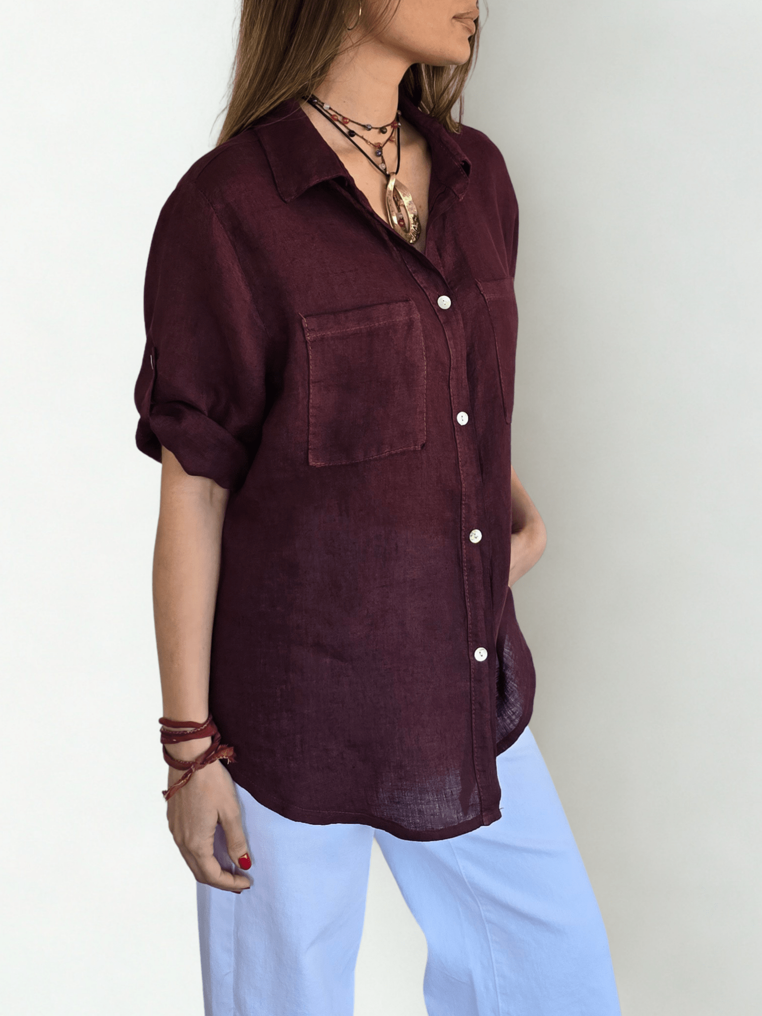 Blusa Italiana 100% Lino dos Bolsillos, color Vino