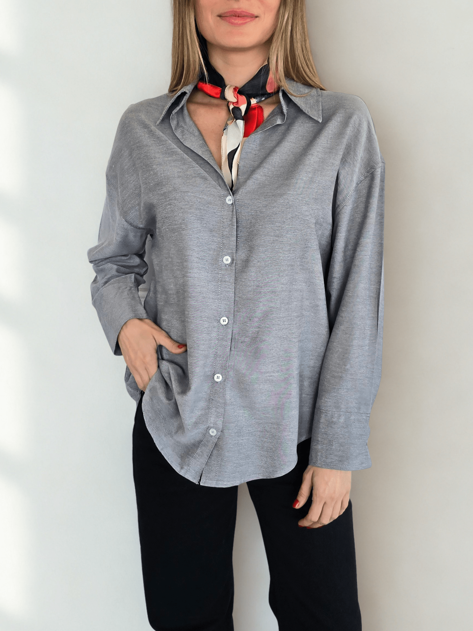Blusa Escote en V, color Gris