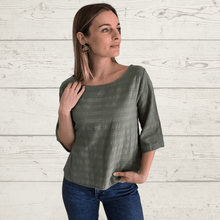 Cargar imagen en el visor de la galería, Blusa Italiana con botones en la espalda, color Verde Musgo
