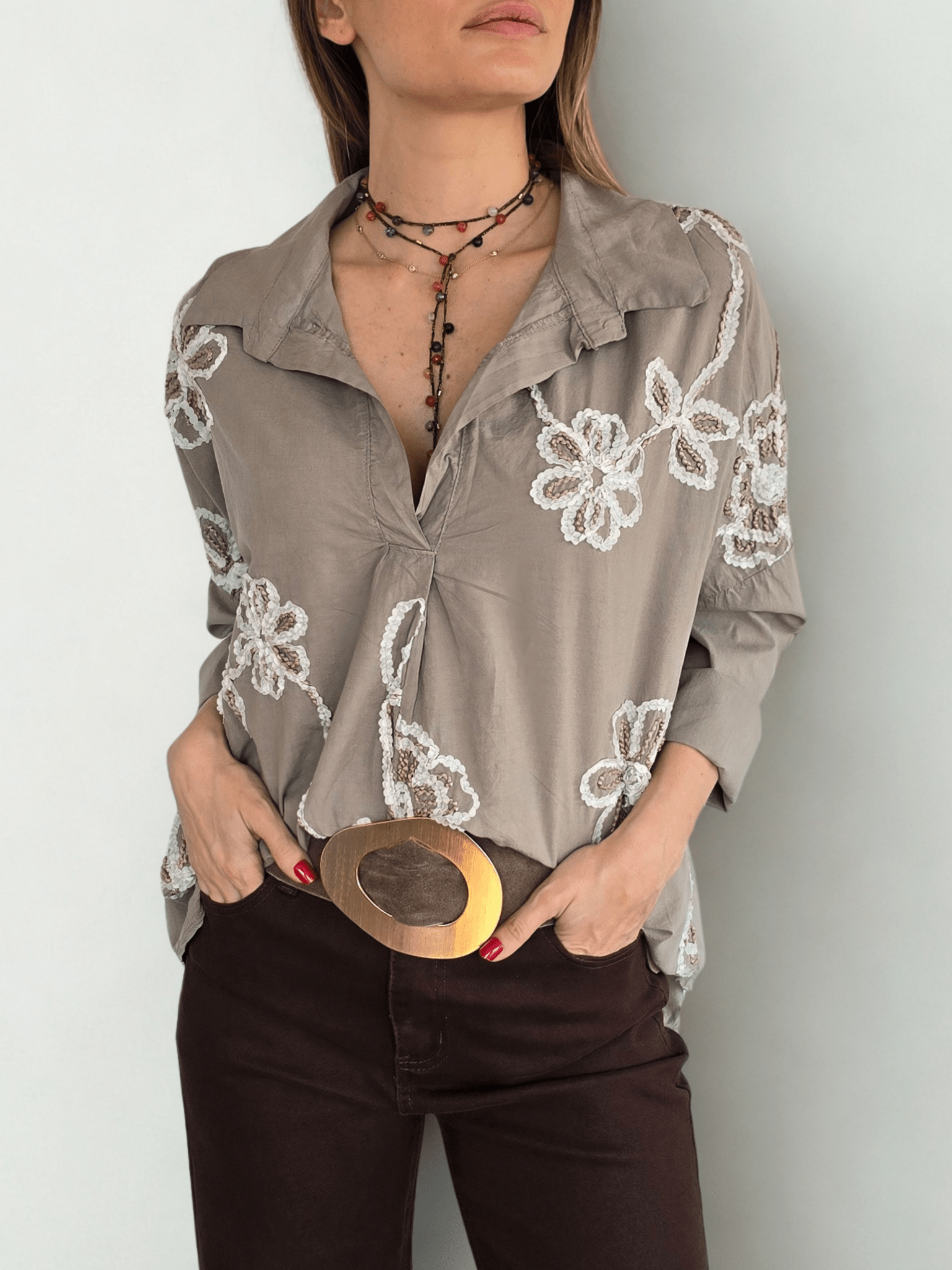 Blusa Italiana Bordada, color Taupe
