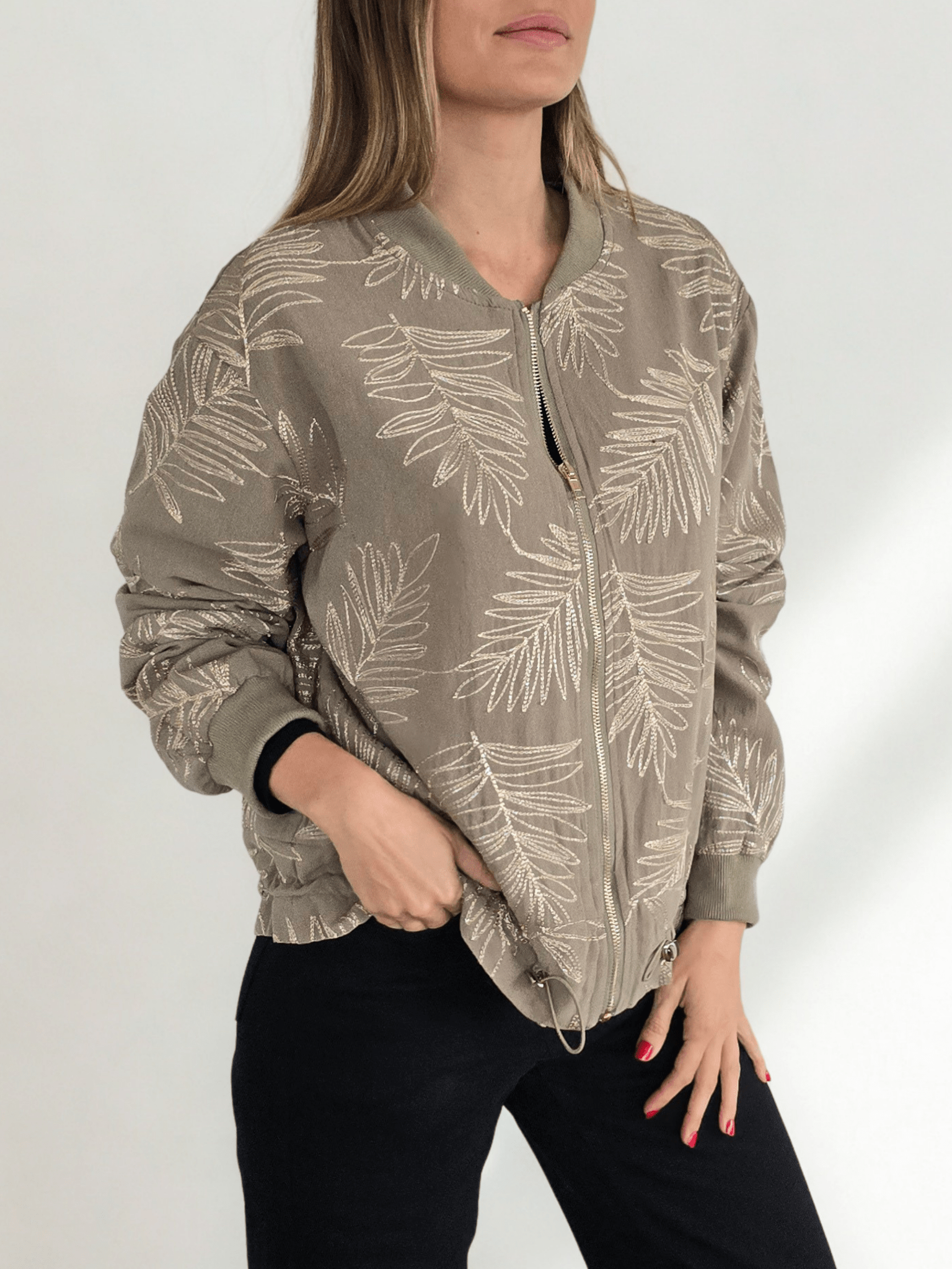 Chaqueta Bomber Bordada, color Verde