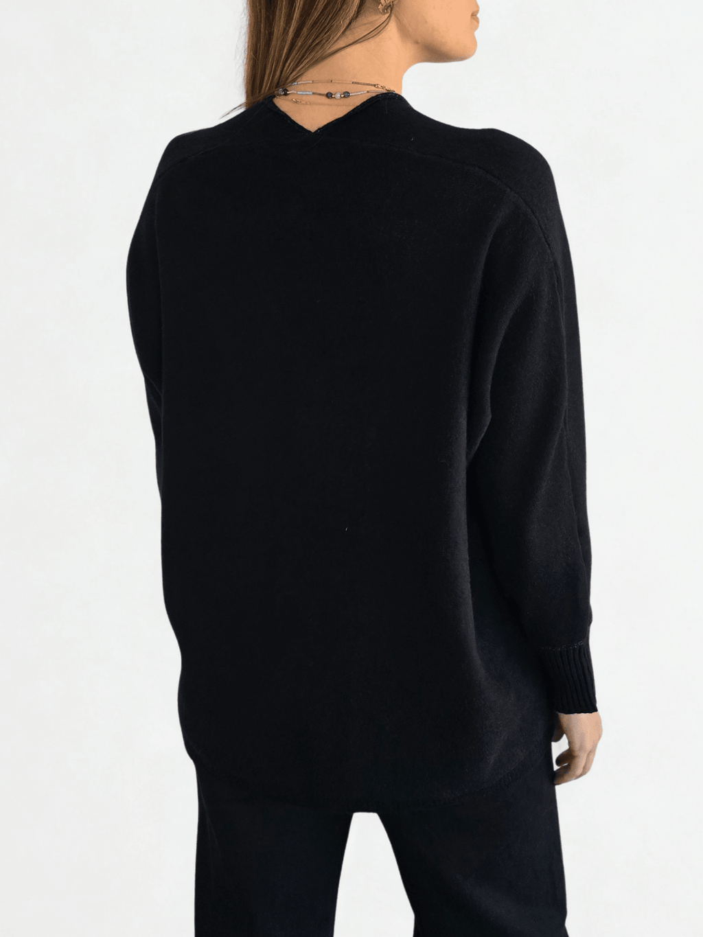 Sweater escote en V con ribete, color Negro