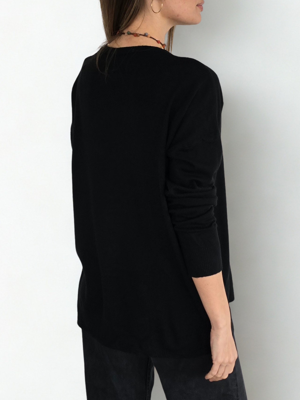 Sweater Escote en V, color Negro