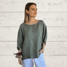 Cargar imagen en el visor de la galería, Blusa de Lino Italiano un bolsillo, color Verde
