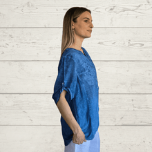 Cargar imagen en el visor de la galería, Blusa Bordada Teñida, color Azul
