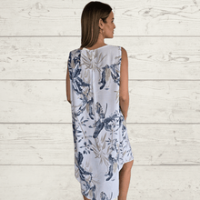 Cargar imagen en el visor de la galería, Vestido Italiano un botón, fondo Blanco
