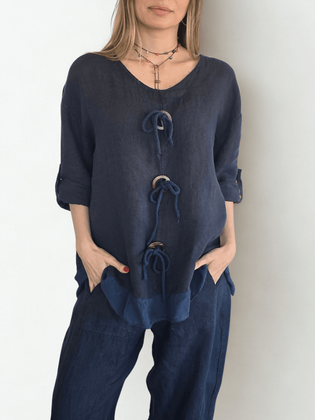 Blusa Italiana 100% Lino con tres Botones, color Azul
