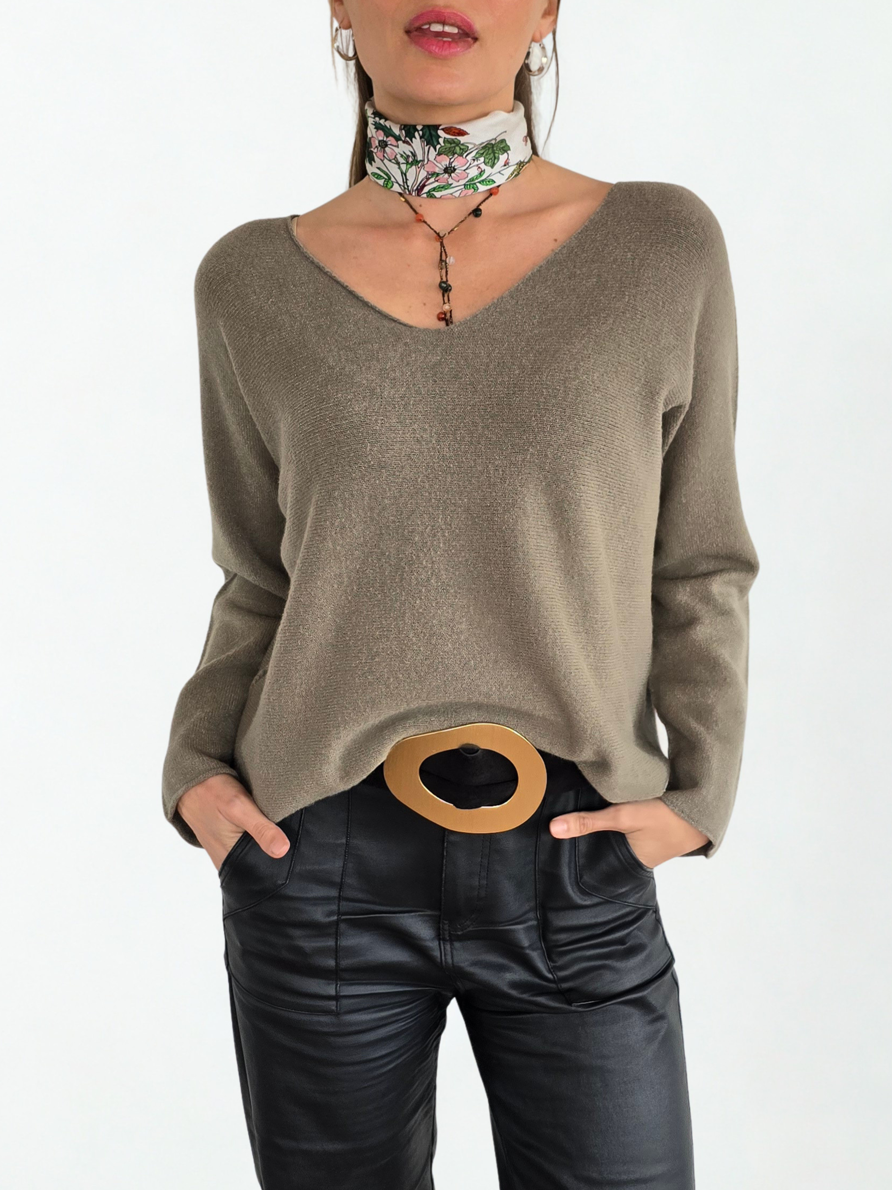Sweater Italiano Escote en V, color Tostado