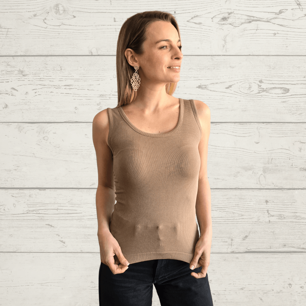 Polera musculosa, color Camel