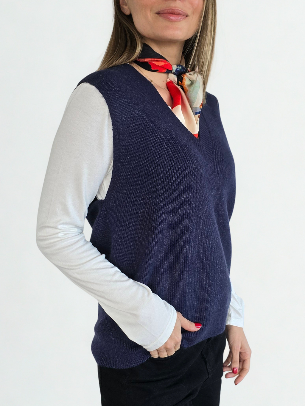 Sweater Sin Mangas escote en V, color Azul Marino