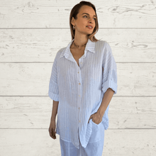Cargar imagen en el visor de la galería, Blusa 100% Lino rayada, fondo Blanco
