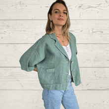 Cargar imagen en el visor de la galería, Chaqueta de Lino Italiano dos botones, color Verde
