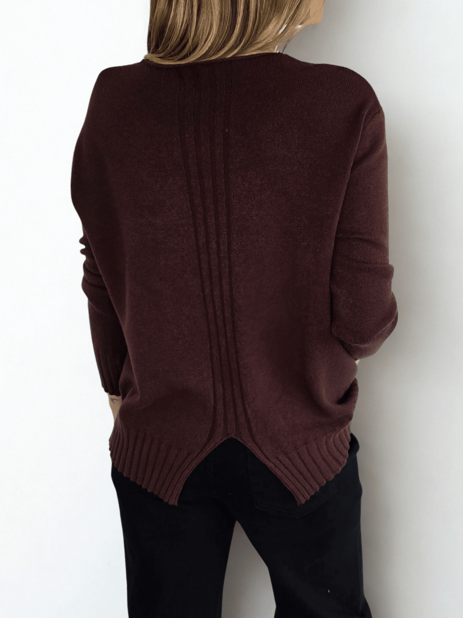 Sweater escote en V con detalle en la espalda, color Chocolate