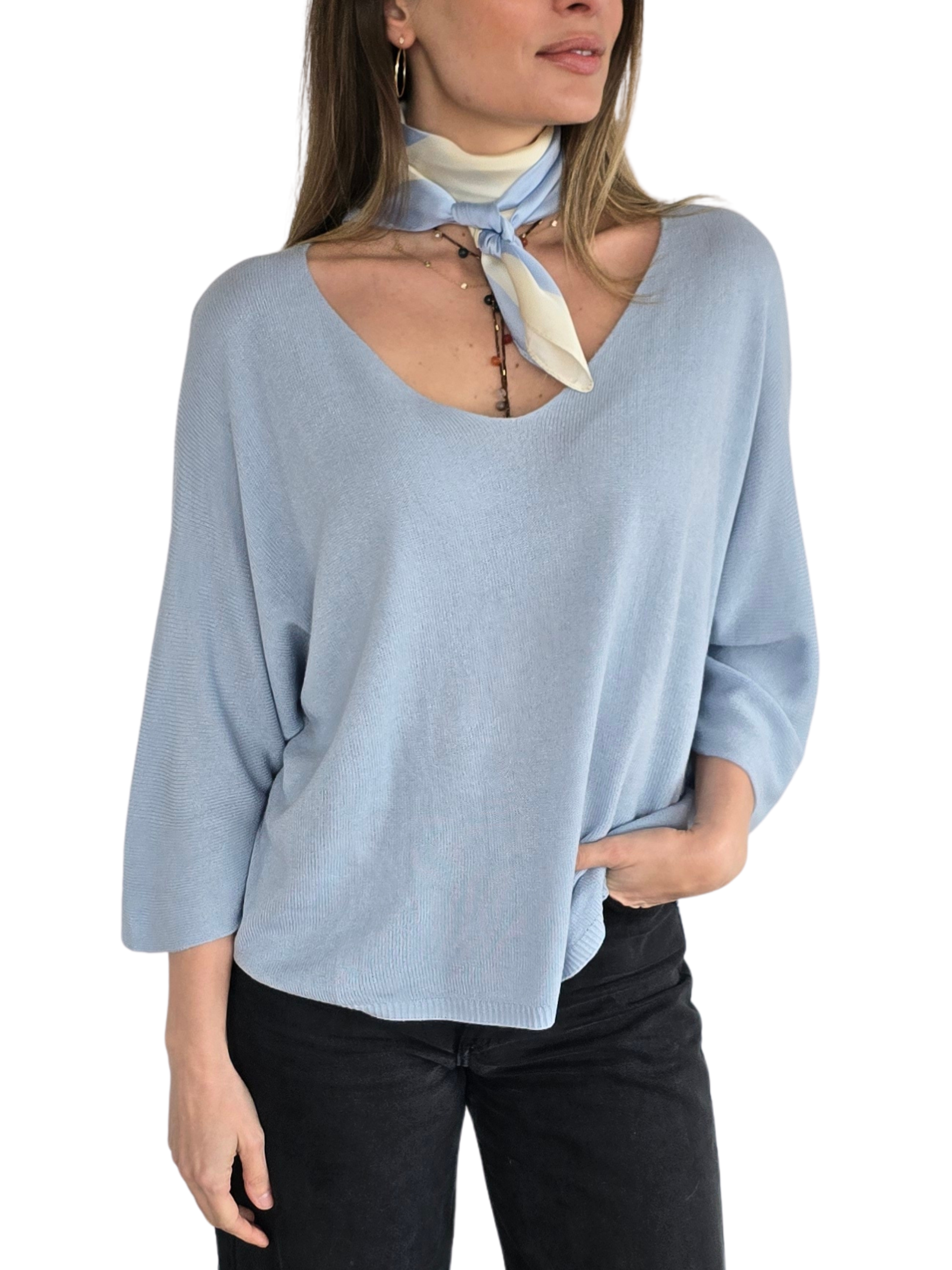 Sweater Italiano Escote en V, color Celeste