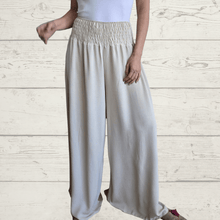 Cargar imagen en el visor de la galería, Pantalón ancho elásticado, color Beige
