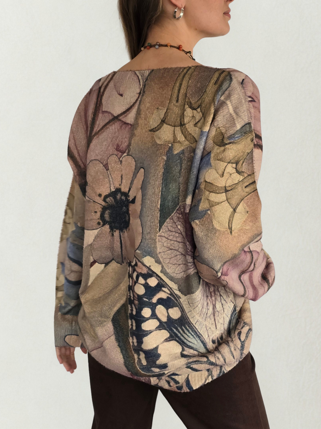Sweater Estampado con Flores, fondo Beige