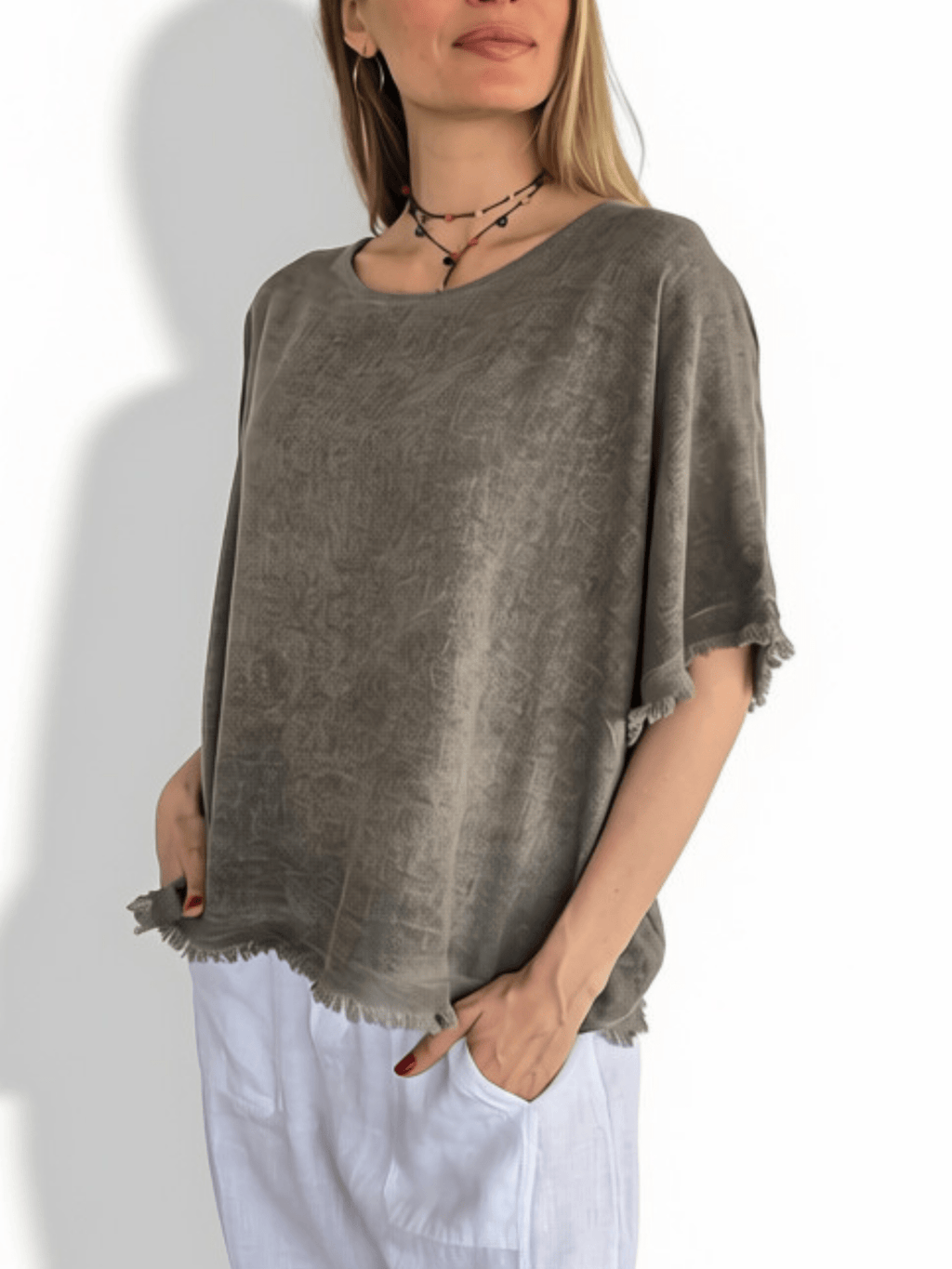 Blusa Italiana Desflecada, color Taupe