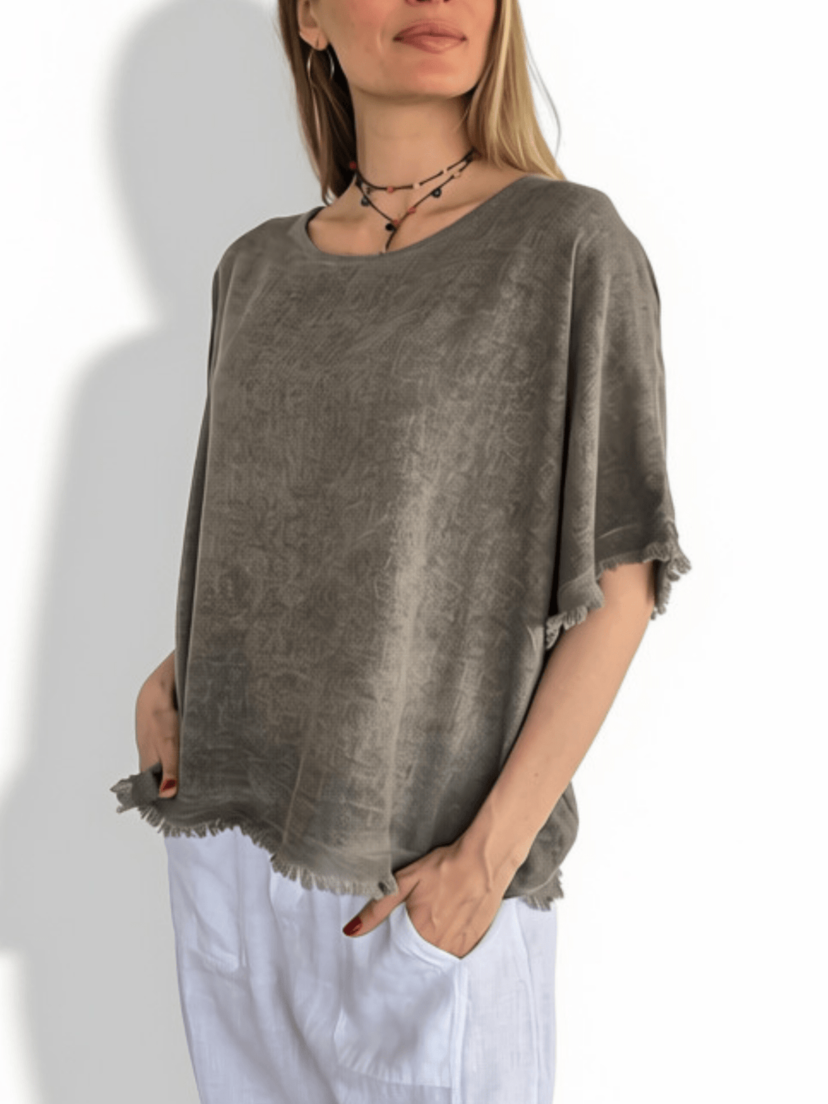 Blusa Italiana Desflecada, color Taupe