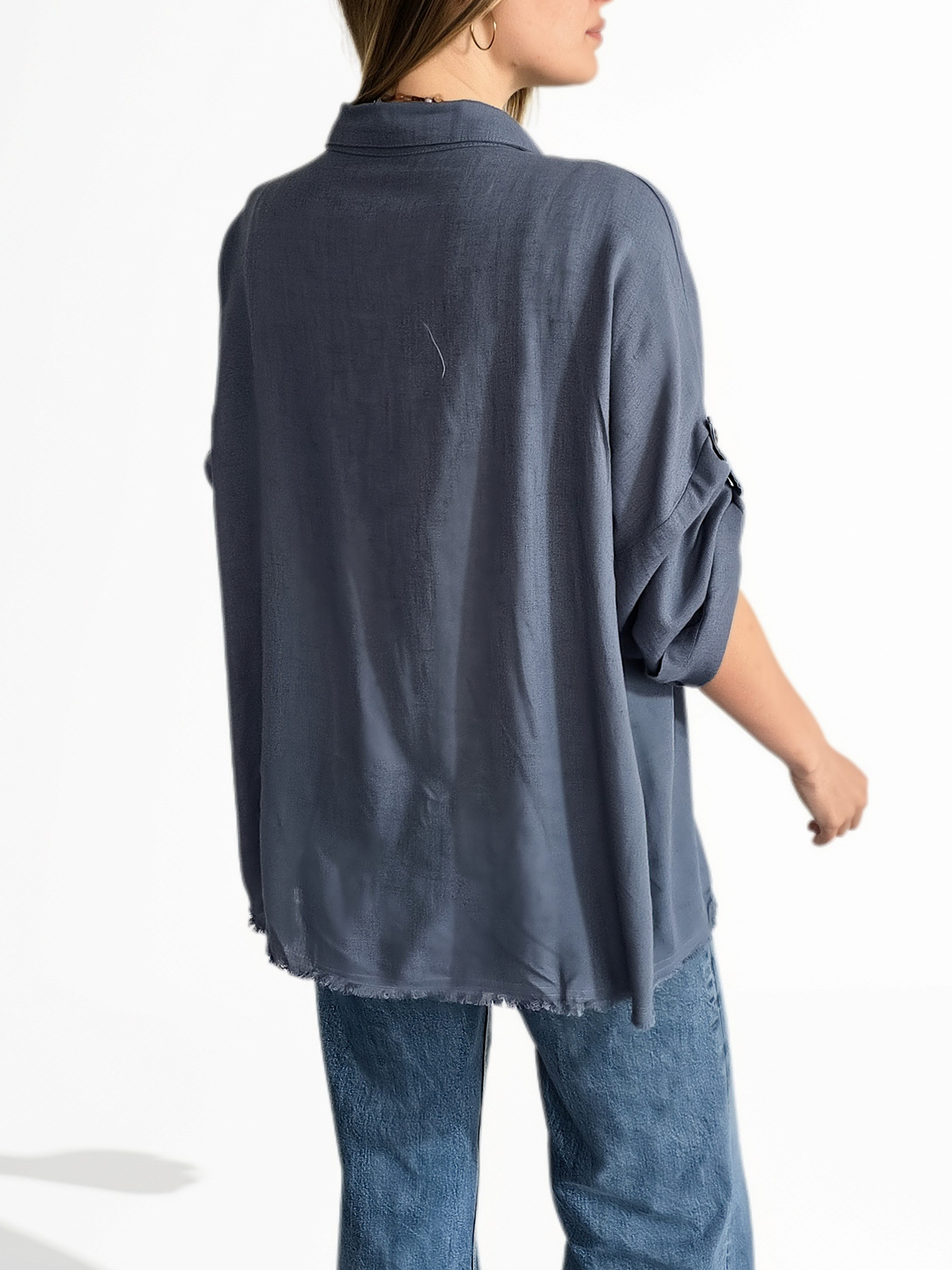Blusa Bolsillos Desflecados, color Azul Jeans