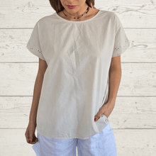 Cargar imagen en el visor de la galería, Blusa Italiana Roma, color Beige
