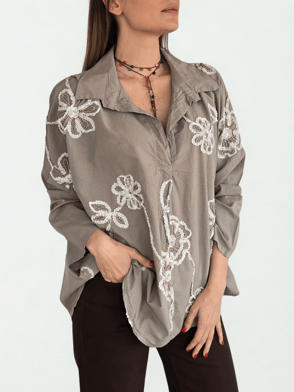 Blusa Italiana Bordada, color Taupe