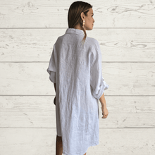 Cargar imagen en el visor de la galería, Vestido de lino Italiano, abotonado, color Blanco
