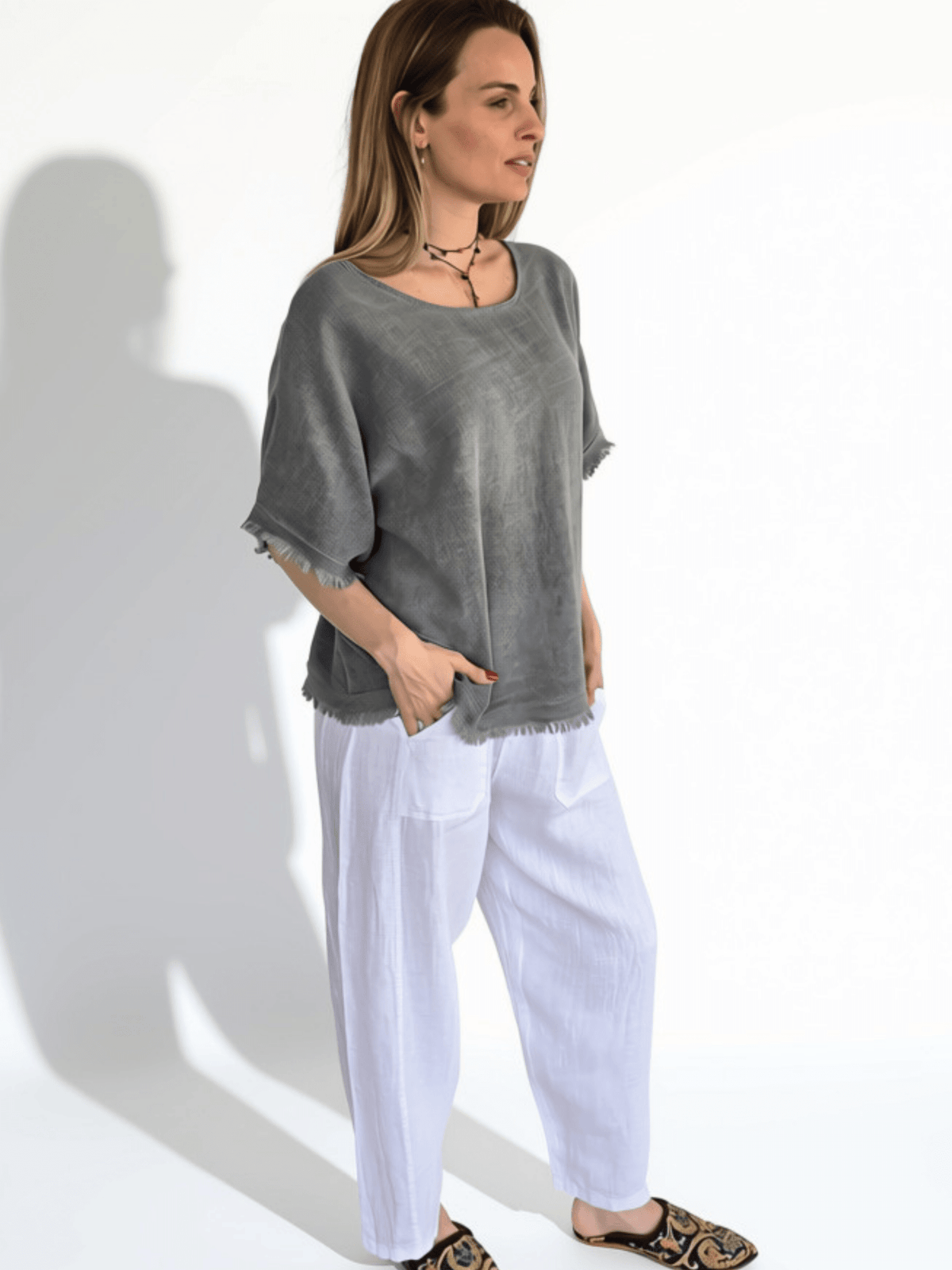 Blusa Italiana Desflecada, color Gris