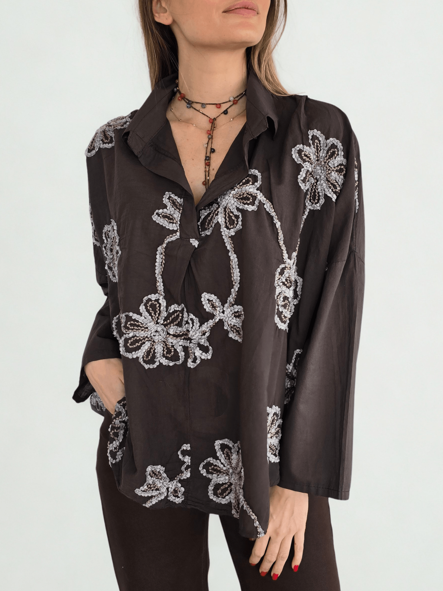 Blusa Italiana Bordada, color Chocolate