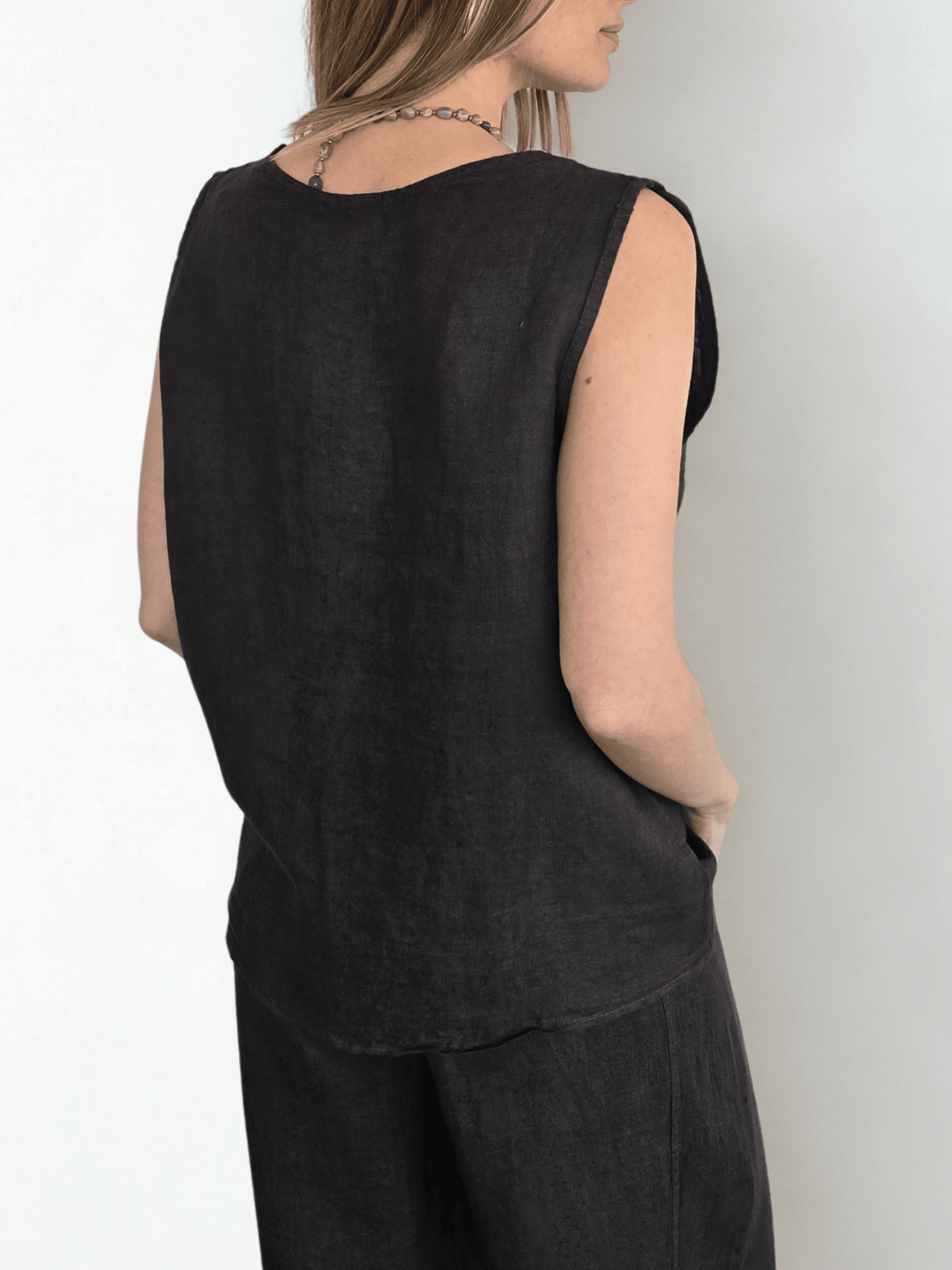 Blusa Italiana 100% Lino escote en V, color Chocolate