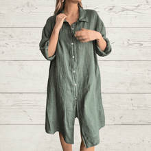Cargar imagen en el visor de la galería, Vestido de lino Italiano, abotonado, color verde musgo

