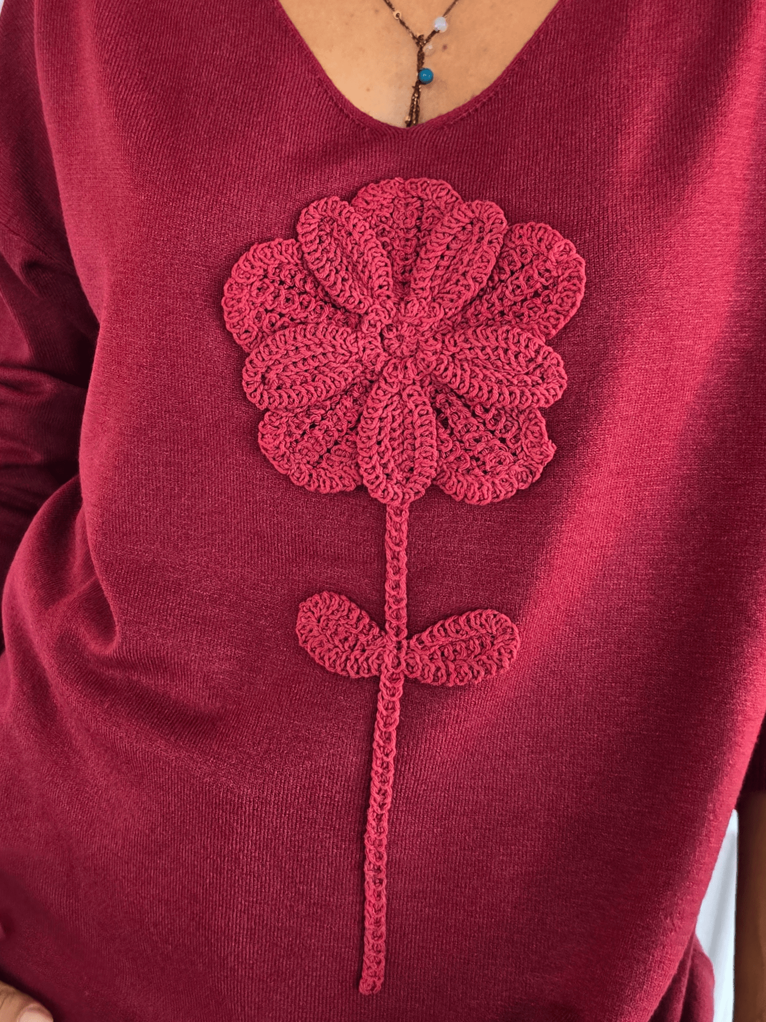Sweater Flor, color Burdeo