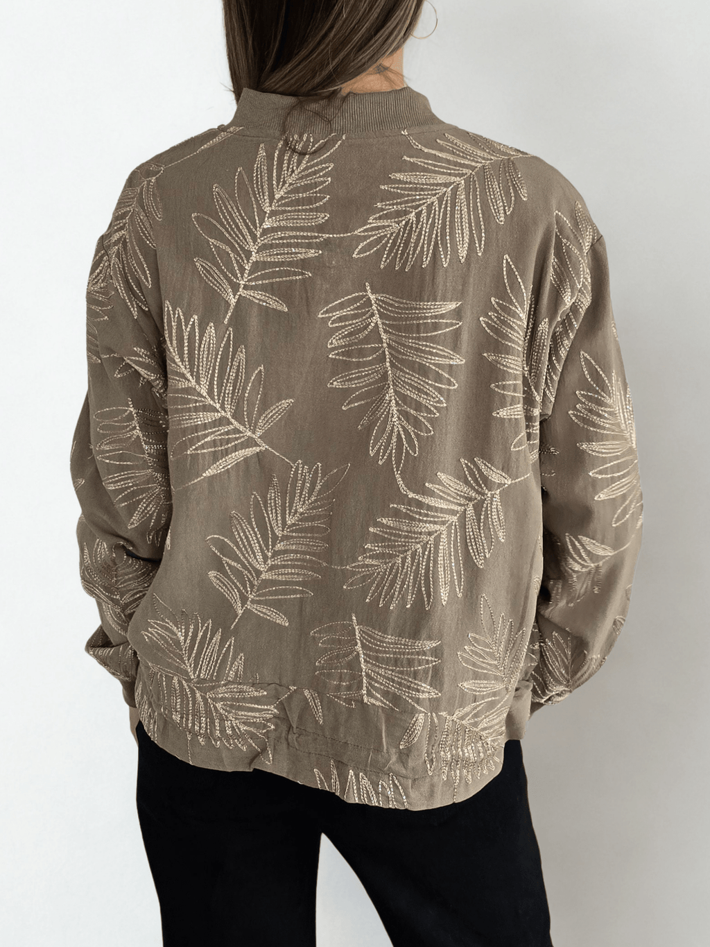 Chaqueta Bomber Bordada, color Verde