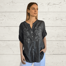 Cargar imagen en el visor de la galería, Blusa Bordada Teñida, color Gris
