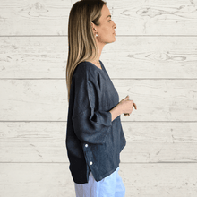 Cargar imagen en el visor de la galería, Blusa 100% Lino Italiano con botones a los lados, color Gris

