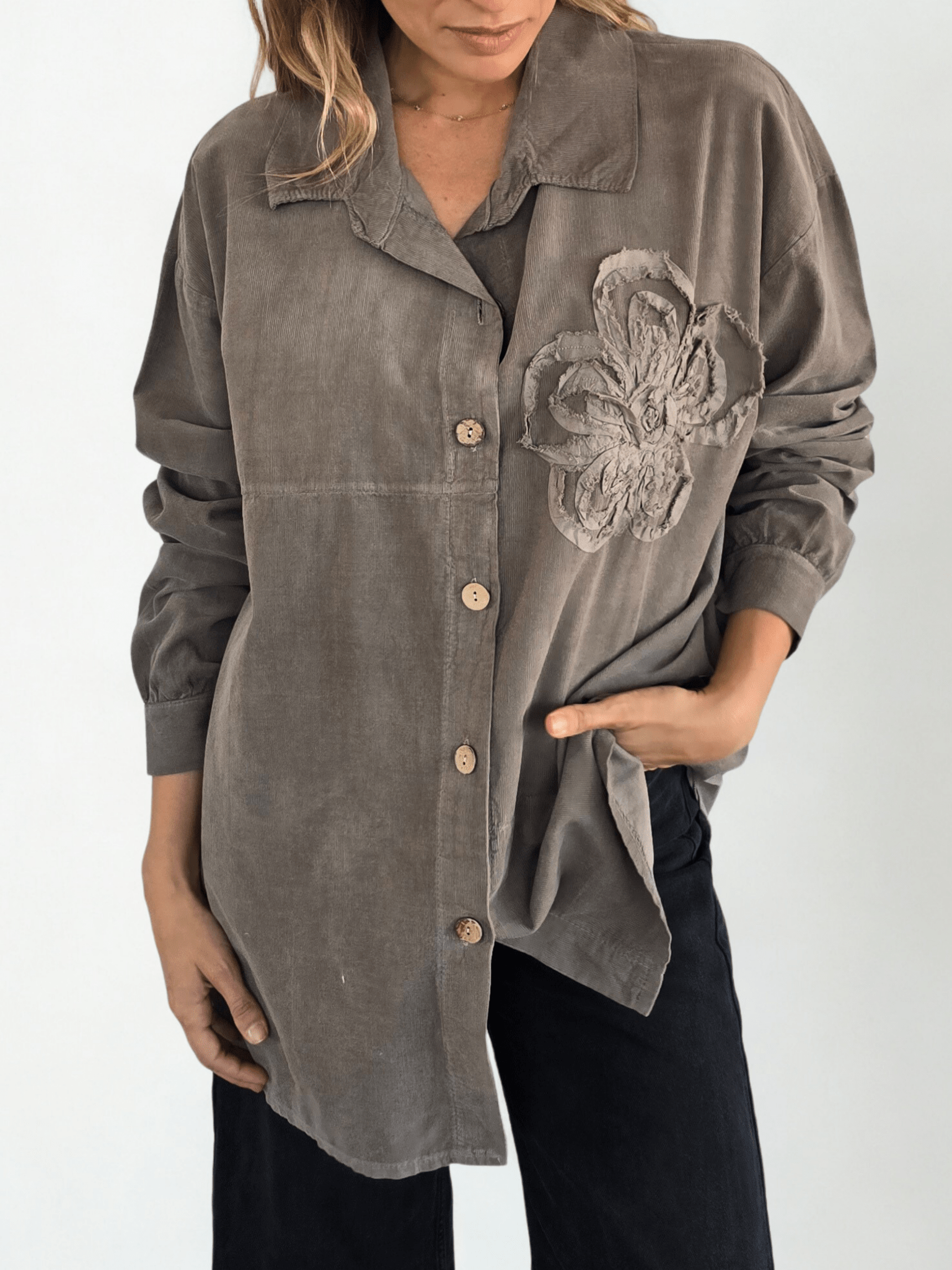 Blusa Italiana Cotelé mil rayas Flor, color Taupe