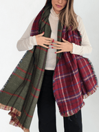 Bufanda Escocesa Reversible, color Burdeo con Verde