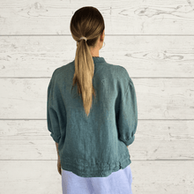 Cargar imagen en el visor de la galería, Chaqueta Bomber 1005 Lino Italiano, color Verde
